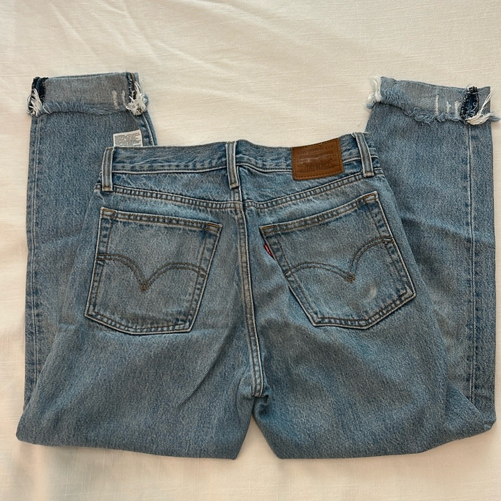 Levis Wedgie Jean